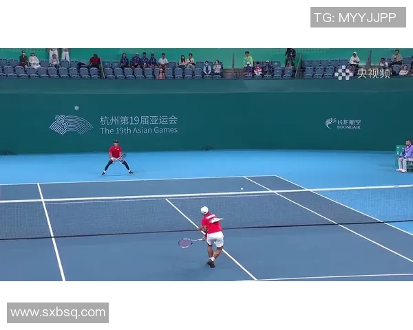 网球运动发展历程与技术创新分析：从基础训练到现代竞技模式的演变